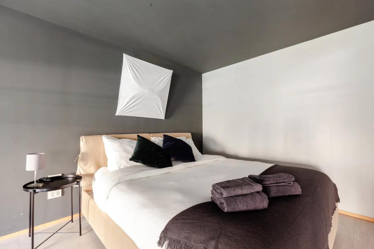 Design Spacious Loft In Navigli - Hosted By Sweetstay Milano Eksteriør billede
